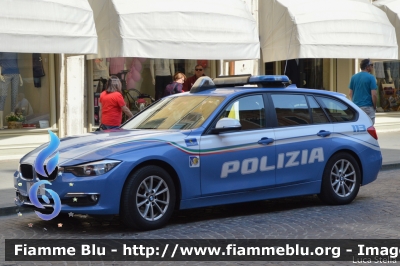 Bmw 318 Touring F31 restyle
Polizia di Stato
Polizia Stradale
Allestimento Marazzi
POLIZIA M0318
Parole chiave: BMW 318_Touring_F31Restyle POLIZIAM0318 Giro_D_Italia_2018