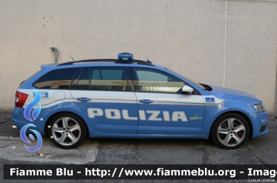 Skoda Octavia RS Wagon IV serie
Polizia di Stato
Polizia Stradale
Autostrada A21 Brescia - Piacenza
Allestimento Bertazzoni Veicoli Speciali
Decorazione Grafica Artlantis
POLIZIA M0404
Parole chiave: Skoda Octavia_RS_Wagon_IVserie POLIZIAM0404 Reas_2017