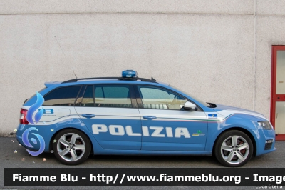 Skoda Octavia RS Wagon IV serie
Polizia di Stato
Polizia Stradale
Autostrada A21 Brescia - Piacenza
Allestimento Bertazzoni Veicoli Speciali
Decorazione Grafica Artlantis
POLIZIA M0404
Parole chiave: Skoda Octavia_RS_Wagon_IVserie POLIZIAM0404 Reas_2016