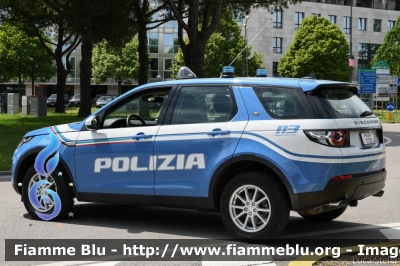 Land Rover Discovery Sport
Polizia di Stato
POLIZIA M1312
Parole chiave: Land-Rover Discovery_Sport POLIZIAM1312 Giro_D_Italia_2019