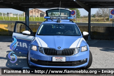 Skoda Octavia Wagon V serie
Polizia di Stato
Polizia Autostradale
in servizio sulla rete Autostrade per l'Italia SPA
Allestimento Focaccia
Decorazione Grafica Artlantis
POLIZIA M1534
Parole chiave: Skoda Octavia_Wagon_Vserie POLIZIAM1534 Covid19