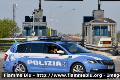 Skoda Octavia Wagon V serie
Polizia di Stato
Polizia Autostradale
in servizio sulla rete Autostrade per l'Italia SPA
Allestimento Focaccia
Decorazione Grafica Artlantis
POLIZIA M1534
Parole chiave: Skoda Octavia_Wagon_Vserie POLIZIAM1534 Covid19