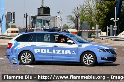 Skoda Octavia Wagon V serie
Polizia di Stato
Polizia Autostradale
in servizio sulla rete Autostrade per l'Italia SPA
Allestimento Focaccia
Decorazione Grafica Artlantis
POLIZIA M1534
Parole chiave: Skoda Octavia_Wagon_Vserie POLIZIAM1534 Covid19