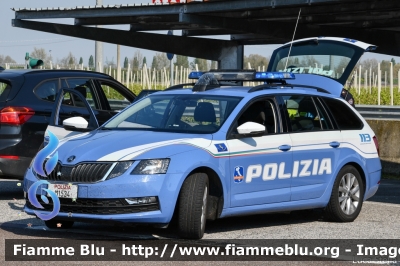 Skoda Octavia Wagon V serie
Polizia di Stato
Polizia Autostradale
in servizio sulla rete Autostrade per l'Italia SPA
Allestimento Focaccia
Decorazione Grafica Artlantis
POLIZIA M1534
Parole chiave: Skoda Octavia_Wagon_Vserie POLIZIAM1534 Covid19