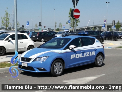 Seat Leon III serie
Polizia di Stato
Squadra Volante
Allestimento NCT Nuova Carrozzeria Torinese
Decorazione Grafica Artlantis
POLIZIA M1743
Parole chiave: Seat Leon_IIIserie POLIZIAM1743