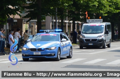 Bmw 318 Touring F31 restyle
Polizia di Stato
Polizia Stradale
POLIZIA M2451
Auto 2
In scorta al Giro d'Italia 2018
Parole chiave: Bmw 318_Touring_F31_restyle  POLIZIAM2451 Giro_D_Italia_2018