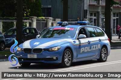 Bmw 318 Touring F31 restyle
Polizia di Stato
Polizia Stradale
POLIZIA M2451
Auto 2
In scorta al Giro d'Italia 2018
Parole chiave: Bmw 318_Touring_F31_restyle  POLIZIAM2451 Giro_D_Italia_2018