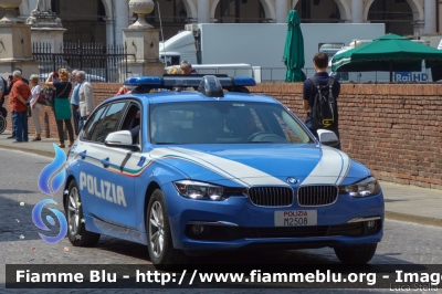 Bmw 318 Touring F31 II restyle
Polizia di Stato
Polizia Stradale
Allestimento Marazzi
POLIZIA M2508
Parole chiave: Bmw 318_Touring_F31_IIrestyle POLIZIAM2508 Giro_D_Italia_2018