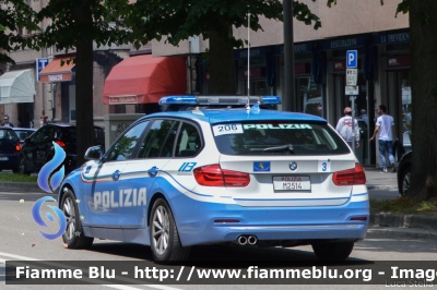 Bmw 318 Touring F31 restyle
Polizia di Stato
Polizia Stradale
POLIZIA M2514
Auto 3
In scorta al Giro d'Italia 2018
Parole chiave: Bmw 318_Touring_F31_restyle POLIZIAM2514 Giro_D_Italia_2018