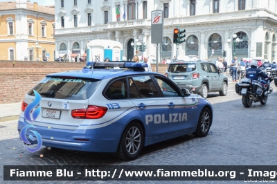 Bmw 318 Touring F31 restyle
Polizia di Stato
Polizia Stradale
POLIZIA M2514
Auto 3
In scorta al Giro d'Italia 2018
Parole chiave: Bmw 318_Touring_F31_restyle POLIZIAM2514 Giro_D_Italia_2018