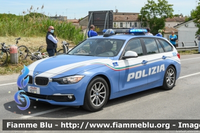 BMW 318 Touring F31 II restyle
Polizia di Stato
Polizia Stradale
Allestimento Focaccia
Decorazione Grafica Artlantis
POLIZIA M2555
Parole chiave: BMW 318_Touring_F31_IIrestyle POLIZIAM2555 Giro_D_Italia_2021