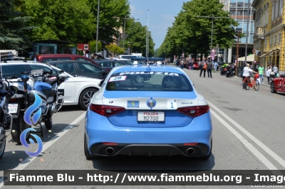 Alfa Romeo Nuova Giulia Q4
Polizia di Stato
Polizia Stradale
POLIZIA M2700
In scorta al Giro d'Italia 2018
Parole chiave: Alfa-Romeo Nuova_Giulia_Q4 POLIZIAM2700 Giro_D_Italia_2018