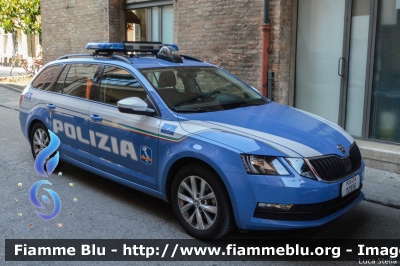 Skoda Octavia V serie
Polizia di Stato
Polizia Autostradale
in servizio sulla rete Autostrade per l'Italia SPA
POLIZIA M2896
Parole chiave: Skoda Octavia_Vserie POLIZIAM2896 Giro_D_Italia_2018