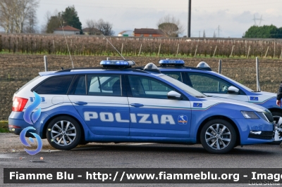 Skoda Octavia Wagon V serie
Polizia di Stato
Polizia Autostradale
in servizio sulla rete Autostrade per l'Italia SPA
Allestimento Focaccia
Decorazione Grafica Artlantis
POLIZIA M2946
Parole chiave: Skoda Octavia_Wagon_Vserie POLIZIAM2946