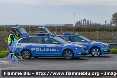 Skoda Octavia Wagon V serie
Polizia di Stato
Polizia Autostradale
in servizio sulla rete Autostrade per l'Italia SPA
Allestimento Focaccia
Decorazione Grafica Artlantis
POLIZIA M2946
Parole chiave: Skoda Octavia_Wagon_Vserie POLIZIAM2946