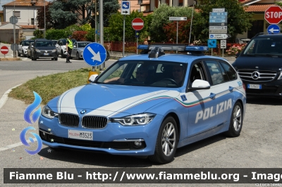 Bmw 318 Touring F31 III restyle
Polizia di Stato
Polizia Stradale
Allestimento Focaccia
POLIZIA M3523
Parole chiave: Bmw 318_Touring_F31_IIIrestyle POLIZIAM3523 Giro D'italia_2024