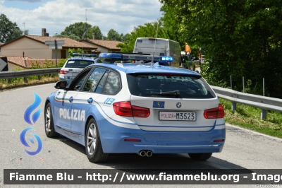 Bmw 318 Touring F31 III restyle
Polizia di Stato
Polizia Stradale
Allestimento Focaccia
POLIZIA M3523
Parole chiave: Bmw 318_Touring_F31_IIIrestyle POLIZIAM3523 Giro D'italia_2024