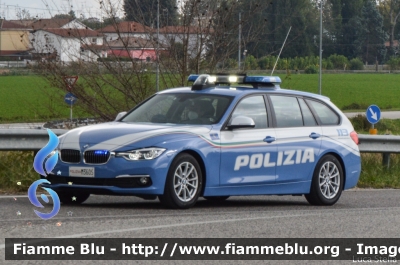 Bmw 320 Touring F31 III restyle
Polizia di Stato
Polizia Stradale
Allestimento Focaccia
Decorazione Grafica Artlantis
POLIZIA M3605
Parole chiave: Bmw 320_Touring_F31_III_restyle POLIZIAM3605 Giro_D_Italia_2020