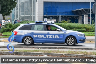 Skoda Octavia Wagon 4x4 V serie
Polizia di Stato
Polizia Stradale
Polizia Autostradale
in servizio sulla rete Autovia Padana
Allestimento Focaccia
Decorazione Grafica Artlantis
POLIZIA M3663
Parole chiave: Skoda Octavia_Wagon_4x4_Vserie POLIZIAM3663 Reas_2021