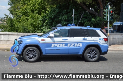 Jeep Grand Cherokee
Polizia di Stato
Reparto Mobile
Decorazione Grafica Artlantis
POLIZIA M4214
Parole chiave: Jeep Grand_Cherokee POLIZIAM4214