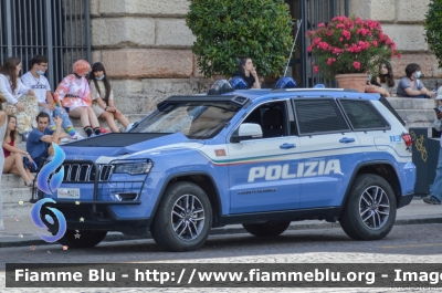 Jeep Grand Cherokee
Polizia di Stato
Reparto Mobile
Decorazione Grafica Artlantis
POLIZIA M4214
Parole chiave: Jeep Grand_Cherokee POLIZIAM4214