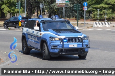 Jeep Grand Cherokee
Polizia di Stato
Reparto Mobile
Decorazione Grafica Artlantis
POLIZIA M4214
Parole chiave: Jeep Grand_Cherokee POLIZIAM4214