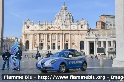 Alfa Romeo Nuova Giulietta restyle
Polizia di Stato
Ispettorato di Pubblica Sicurezza presso il Vaticano
Allestita NCT Nuova Carrozzeria Torinese
Decorazione Grafica Artlantis
POLIZIA M4270
Parole chiave: Alfa-Romeo Nuova_Giulietta_restyle POLIZIAM4270 Trentennale118