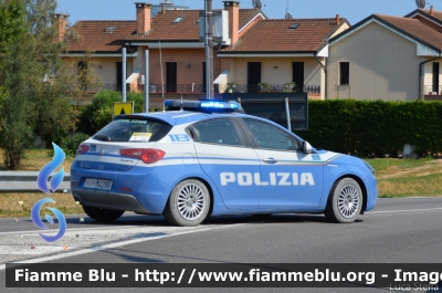 Alfa Romeo Nuova Giulietta restyle
Polizia di Stato
Polizia Stradale
in scorta al Giro
Adriatica Ionica Race 2021
POLIZIA M4286
Auto 1
Parole chiave: Alfa-Romeo Nuova_Giulietta_restyle POLIZIAM4286 Adriatica_IoniCa_Race_2021