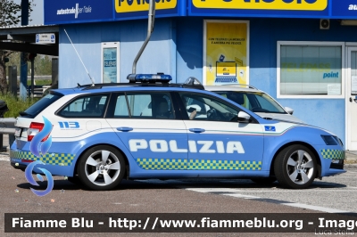 Skoda Octavia Wagon V serie
Polizia di Stato
Polizia Stradale
Allestimento Focaccia
Decorazione Grafica Artlantis
POLIZIA M4682
Parole chiave: Skoda Octavia_Wagon_Vserie POLIZIAM4682 Covid19