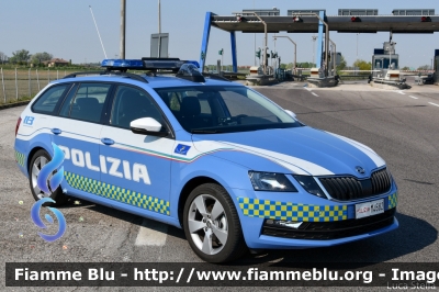 Skoda Octavia Wagon V serie
Polizia di Stato
Polizia Stradale
Allestimento Focaccia
Decorazione Grafica Artlantis
POLIZIA M4682
Parole chiave: Skoda Octavia_Wagon_Vserie POLIZIAM4682 Covid19