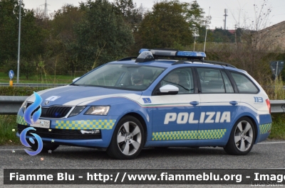 Skoda Octavia Wagon V serie
Polizia di Stato
Polizia Stradale
Allestimento Focaccia
Decorazione Grafica Artlantis
POLIZIA M4705
in scorta al Giro d'Italia 2020
Parole chiave: Skoda Octavia_Wagon_Vserie POLIZIAM4705 Giro_D_Italia_2020