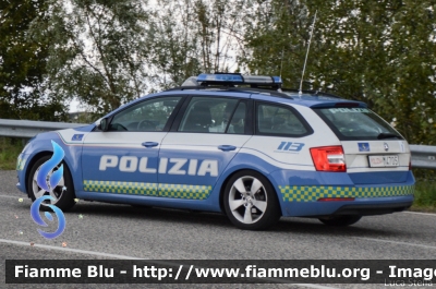 Skoda Octavia Wagon V serie
Polizia di Stato
Polizia Stradale
Allestimento Focaccia
Decorazione Grafica Artlantis
POLIZIA M4705
in scorta al Giro d'Italia 2020
Parole chiave: Skoda Octavia_Wagon_Vserie POLIZIAM4705 Giro_D_Italia_2020