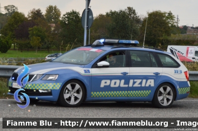 Skoda Octavia Wagon V serie
Polizia di Stato
Polizia Stradale
Allestimento Focaccia
Decorazione Grafica Artlantis
POLIZIA M4710
in scorta al Giro d'Italia 2020
Parole chiave: Skoda Octavia_Wagon_Vserie POLIZIAM4710 Giro_D_Italia_2020