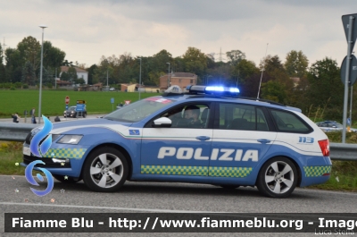 Skoda Octavia Wagon V serie
Polizia di Stato
Polizia Stradale
Allestimento Focaccia
Decorazione Grafica Artlantis
POLIZIA M4710
in scorta al Giro d'Italia 2020
Parole chiave: Skoda Octavia_Wagon_Vserie POLIZIAM4710 Giro_D_Italia_2020