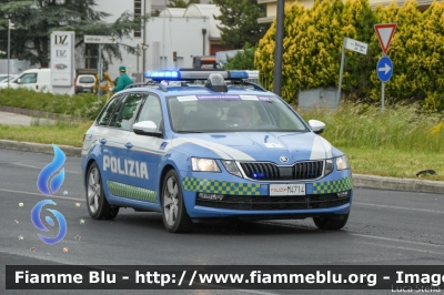 Skoda Octavia Wagon V serie
Polizia di Stato
Polizia Stradale
Allestimento Focaccia
Decorazione Grafica Artlantis
POLIZIA M4714
in scorta al Giro d'Italia 2021
Vettura "1"
Parole chiave: Skoda Octavia_Wagon_Vserie POLIZIAM4714 Giro_D_Italia_2021