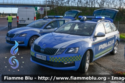 Skoda Octavia Wagon V serie
Polizia di Stato
Polizia Stradale
Allestimento Focaccia
Decorazione Grafica Artlantis
POLIZIA M4735
Parole chiave: Skoda Octavia_Wagon_Vserie POLIZIAM4735