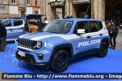 Jeep Renegade restyle
Polizia di Stato
Allestimento FCA
POLIZIA M5097
Parole chiave: Jeep Renegade_restyle POLIZIAM5097 Festa_della_Polizia_2023