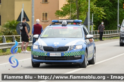 Skoda Octavia Wagon V serie
Polizia di Stato
Polizia Stradale
Allestimento Focaccia
Decorazione Grafica Artlantis
POLIZIA M5202
in scorta al Giro d'Italia 2021
Vettura "2"
Parole chiave: Skoda Octavia_Wagon_Vserie POLIZIAM5202 Giro_D_Italia_2021