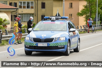 Skoda Octavia Wagon V serie
Polizia di Stato
Polizia Stradale
Allestimento Focaccia
Decorazione Grafica Artlantis
POLIZIA M5202
in scorta al Giro d'Italia 2021
Vettura "2"
Parole chiave: Skoda Octavia_Wagon_Vserie POLIZIAM5202 Giro_D_Italia_2021