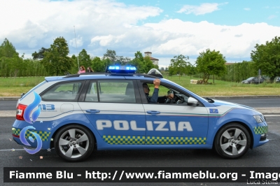 Skoda Octavia Wagon V serie
Polizia di Stato
Polizia Stradale
Allestimento Focaccia
Decorazione Grafica Artlantis
POLIZIA M5202
in scorta al Giro d'Italia 2021
Vettura "2"
Parole chiave: Skoda Octavia_Wagon_Vserie POLIZIAM5202 Giro_D_Italia_2021