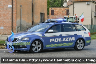 Skoda Octavia Wagon V serie
Polizia di Stato
Polizia Stradale
Allestimento Focaccia
POLIZIA M5203
Parole chiave: Skoda Octavia_Wagon_Vserie POLIZIAM5203 Giro_D_Italia_2024