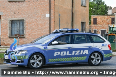 Skoda Octavia Wagon V serie
Polizia di Stato
Polizia Stradale
Allestimento Focaccia
POLIZIA M5203
Parole chiave: Skoda Octavia_Wagon_Vserie POLIZIAM5203 Giro_D_Italia_2024