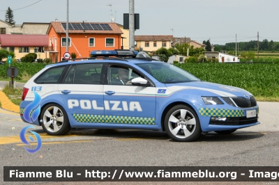 Skoda Octavia Wagon V serie
Polizia di Stato
Polizia Stradale
Allestimento Focaccia
POLIZIA M5205
Auto 8
In scorta alla Mille Miglia 2023
Parole chiave: Skoda Octavia_Wagon_Vserie POLIZIAM5205 1000_Miglia_2023