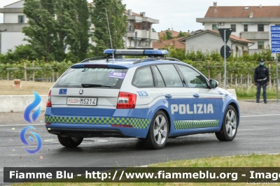 Skoda Octavia Wagon V serie
Polizia di Stato
Polizia Stradale
Allestimento Focaccia
Decorazione Grafica Artlantis
POLIZIA M5214
in scorta al Giro d'Italia 2021
Parole chiave: Skoda Octavia_Wagon_Vserie POLIZIAM5214  Giro_D_Italia_20211