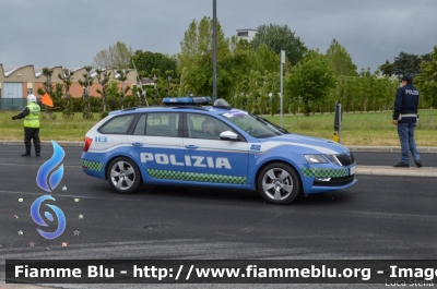 Skoda Octavia Wagon V serie
Polizia di Stato
Polizia Stradale
Allestimento Focaccia
Decorazione Grafica Artlantis
POLIZIA M5214
in scorta al Giro d'Italia 2021
Parole chiave: Skoda Octavia_Wagon_Vserie POLIZIAM5214 Giro_D'Italia_2021