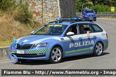 Skoda Octavia Wagon V serie
Polizia di Stato
Polizia Stradale
Allestimento Focaccia
in scorta a Tour de France 2024
POLIZIA M5227
Auto 2
Parole chiave: Skoda Octavia_Wagon_Vserie POLIZIAM5227 Tour_DE_France_2024