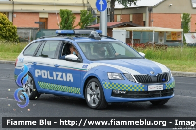 Skoda Octavia Wagon V serie
Polizia di Stato
Polizia Stradale
Allestimento Focaccia
Decorazione Grafica Artlantis
POLIZIA M5239
Parole chiave: Skoda Octavia_Wagon_Vserie POLIZIAM5239 Giro_D_Italia_2021