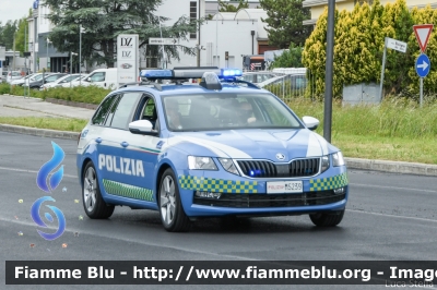 Skoda Octavia Wagon V serie
Polizia di Stato
Polizia Stradale
Allestimento Focaccia
Decorazione Grafica Artlantis
POLIZIA M5239
Parole chiave: Skoda Octavia_Wagon_Vserie POLIZIAM5239 Giro_D_Italia_2021