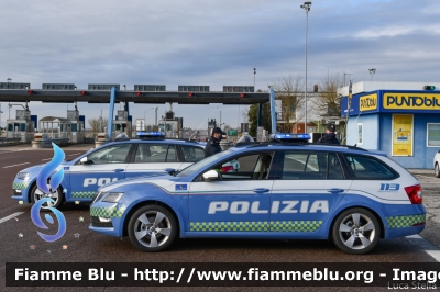 Skoda Octavia Wagon V serie
Polizia di Stato
Polizia Stradale
Allestimento Focaccia
Decorazione Grafica Artlantis
POLIZIA M5240
Parole chiave: Skoda Octavia_Wagon_Vserie POLIZIAM5240