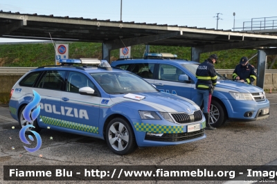 Skoda Octavia Wagon V serie
Polizia di Stato
Polizia Stradale
Allestimento Focaccia
Decorazione Grafica Artlantis
POLIZIA M4735
Parole chiave: Skoda Octavia_Wagon_Vserie POLIZIAM4735